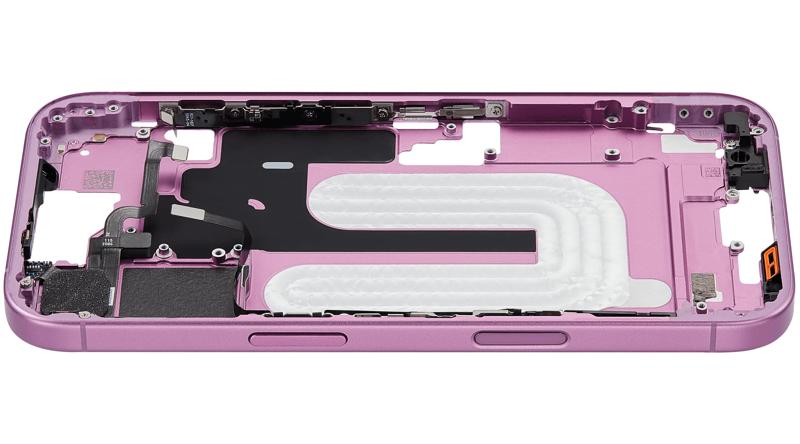 Reparación de marco medio con botones en Guatemala para iPhone 16 versión US usado en color rosa.