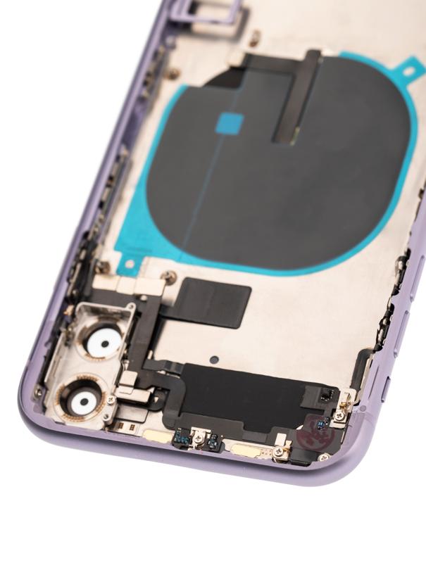 Tapa trasera con componentes pequenos pre-instalados para iPhone 11 (Usada original Grado C) (Morado)